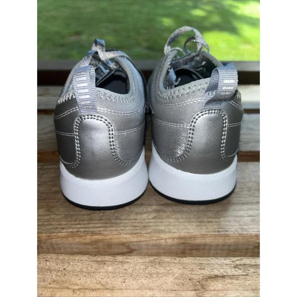 Nike Silver Dualtone Racer Leather Sneakers Womens Size 6.5 Metallic Shoe